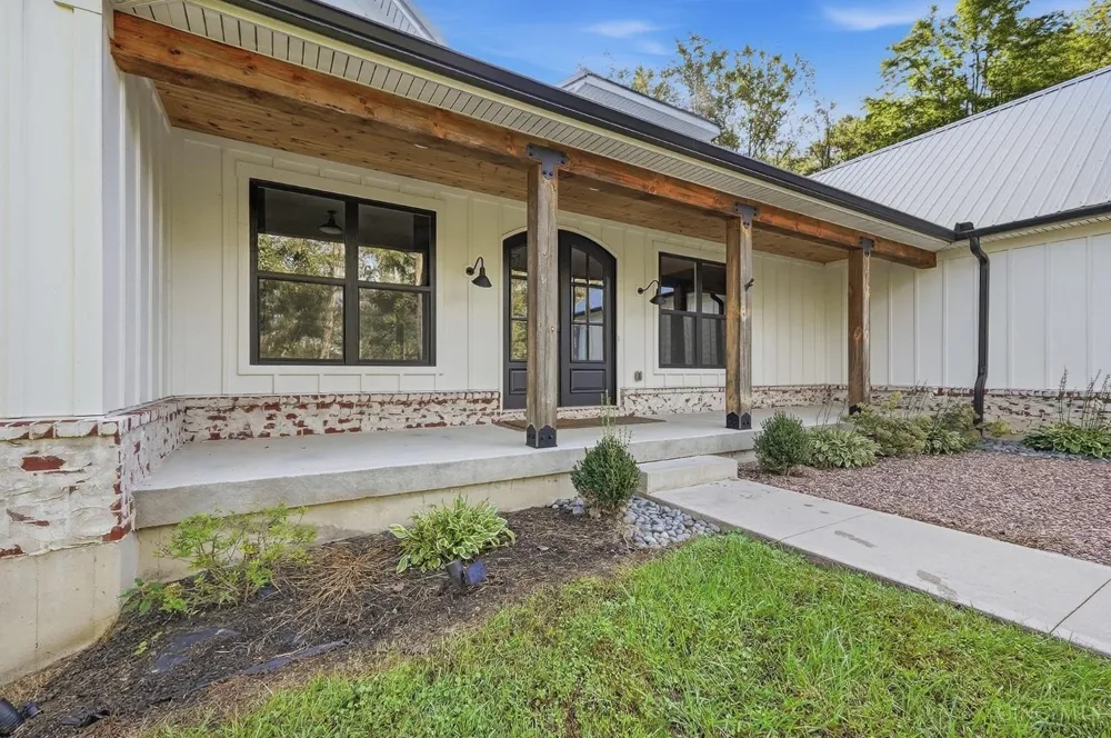 210 Blue Jay Way Chester, OH 45177
