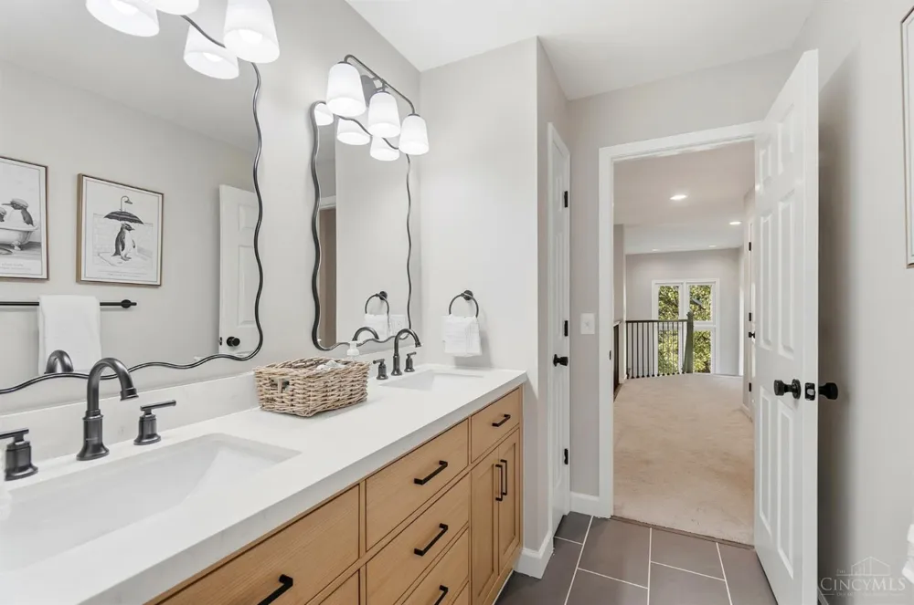 3831 Monets Lane Evendale, OH 45241