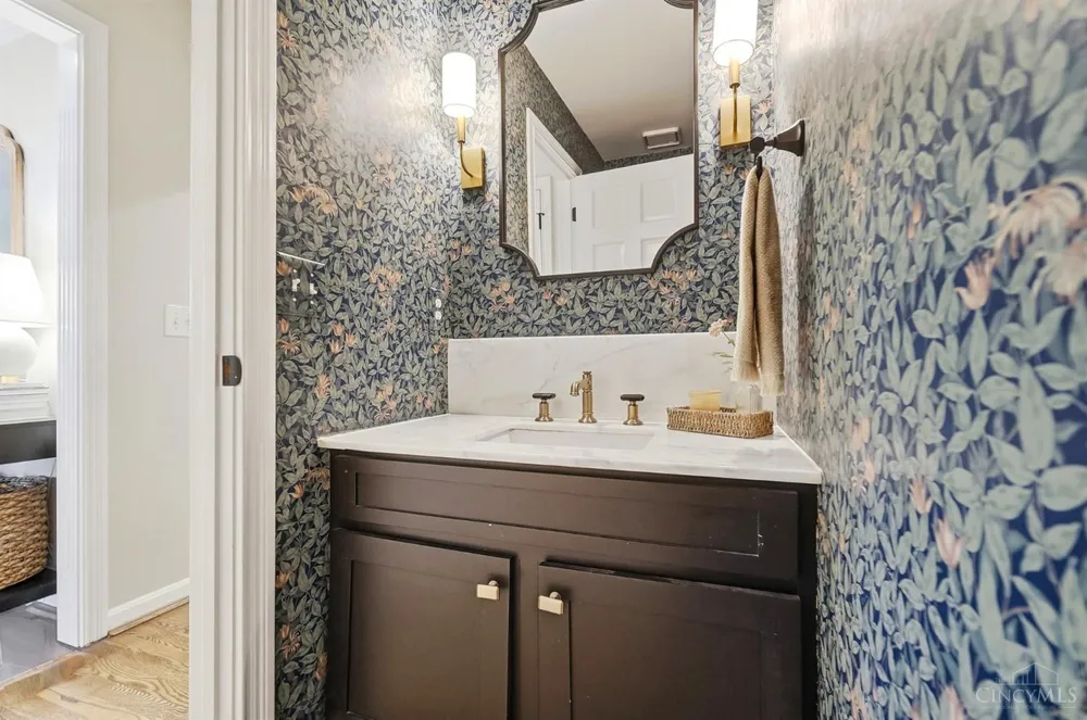 3831 Monets Lane Evendale, OH 45241
