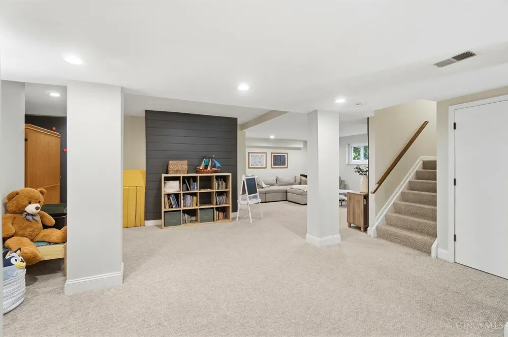 3831 Monets Lane Evendale, OH 45241