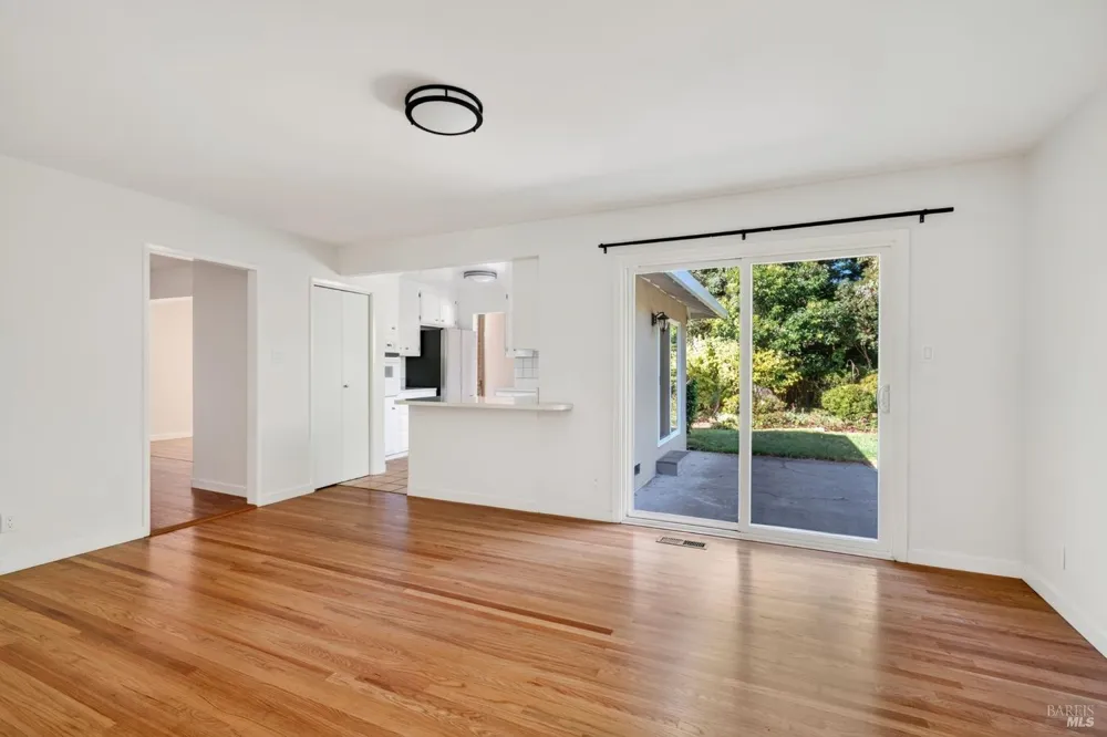 15 Betty Lane Novato, CA 94947