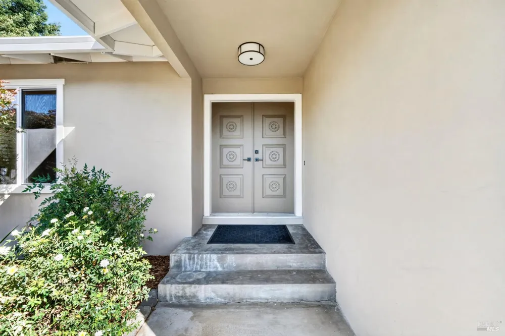 15 Betty Lane Novato, CA 94947