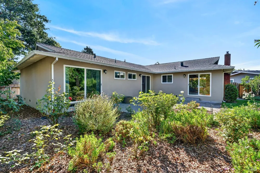 15 Betty Lane Novato, CA 94947