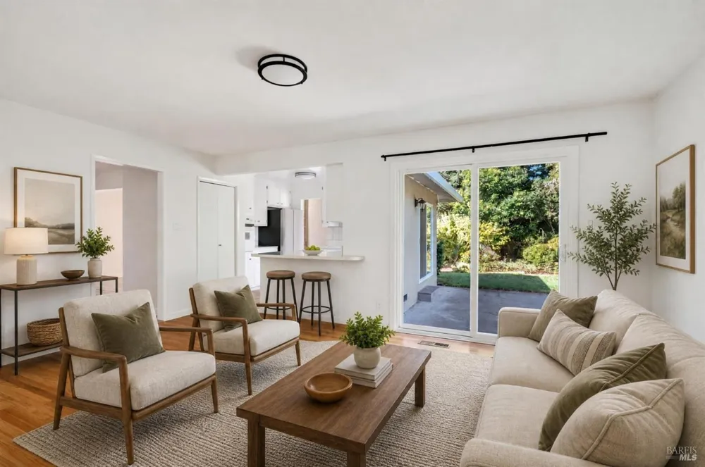 15 Betty Lane Novato, CA 94947