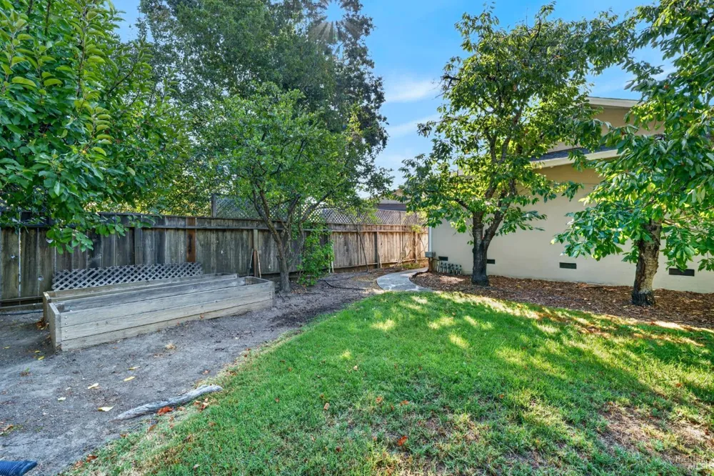 15 Betty Lane Novato, CA 94947
