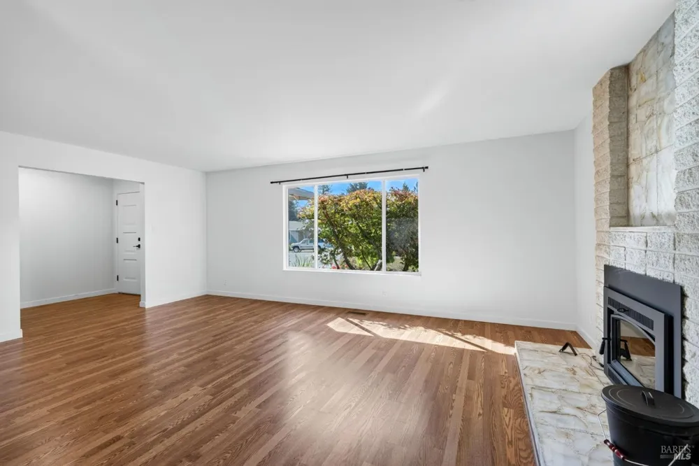 15 Betty Lane Novato, CA 94947