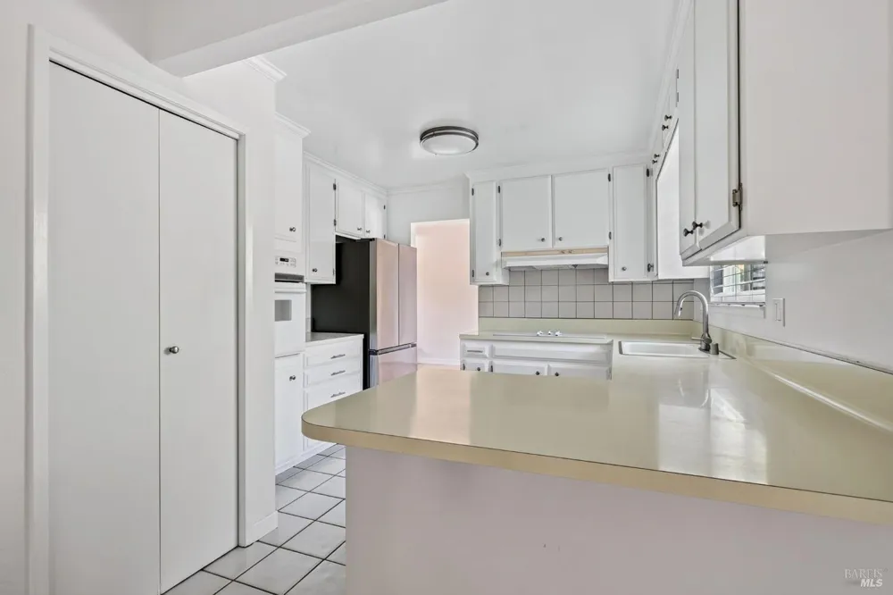 15 Betty Lane Novato, CA 94947