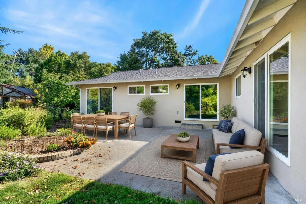 15 Betty Lane Novato, CA 94947