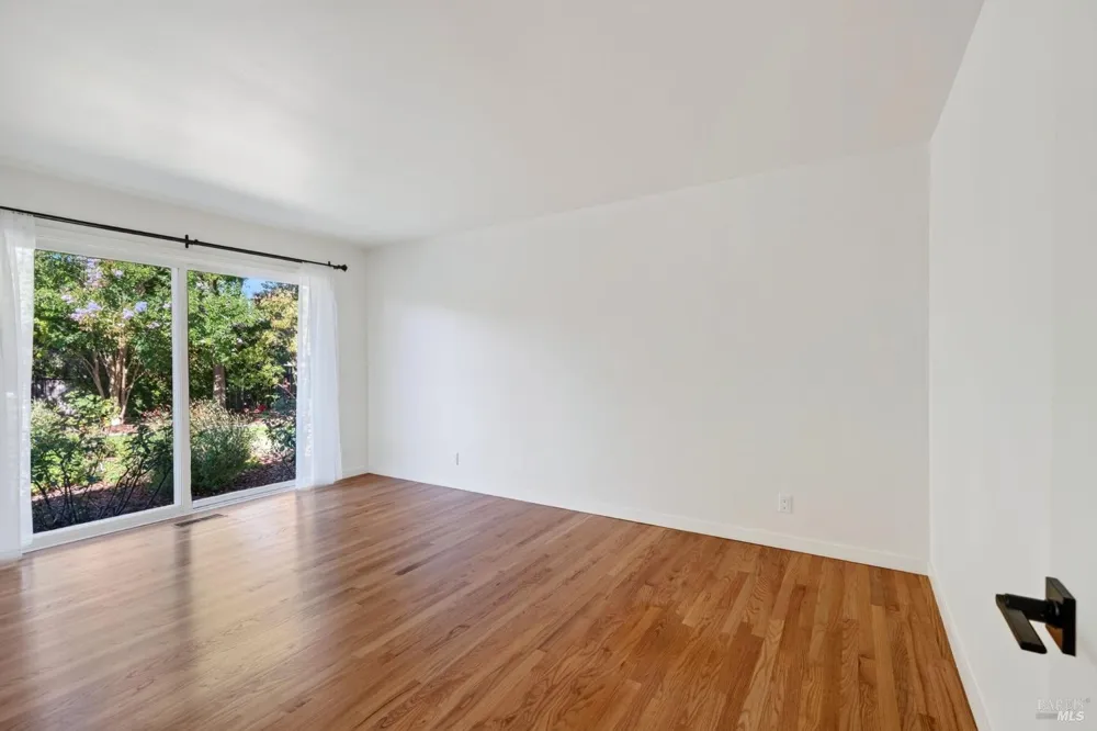 15 Betty Lane Novato, CA 94947