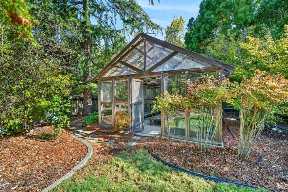 15 Betty Lane Novato, CA 94947
