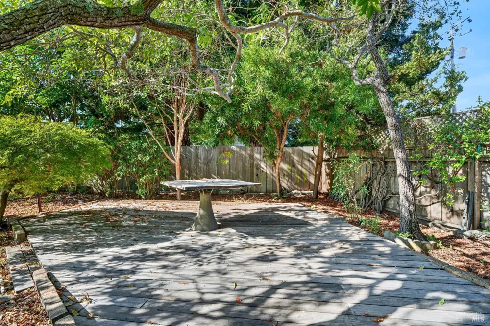 15 Betty Lane Novato, CA 94947