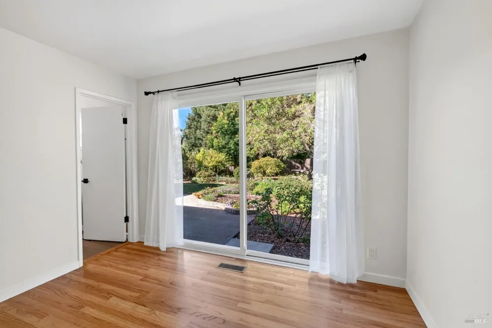 15 Betty Lane Novato, CA 94947
