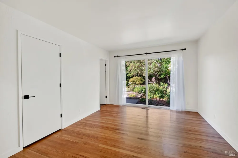 15 Betty Lane Novato, CA 94947