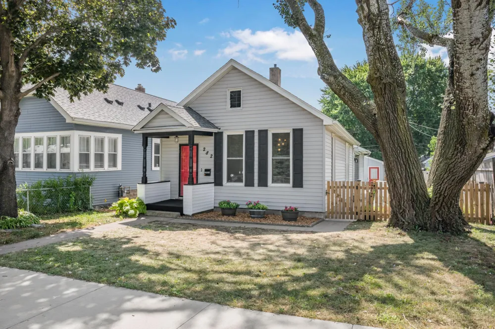 282 Annapolis Street E West Saint Paul, MN 55118