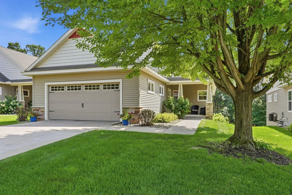 953 Firesteed Ridge Waconia, MN 55387
