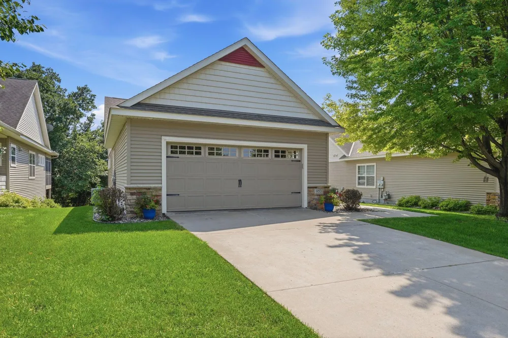 953 Firesteed Ridge Waconia, MN 55387