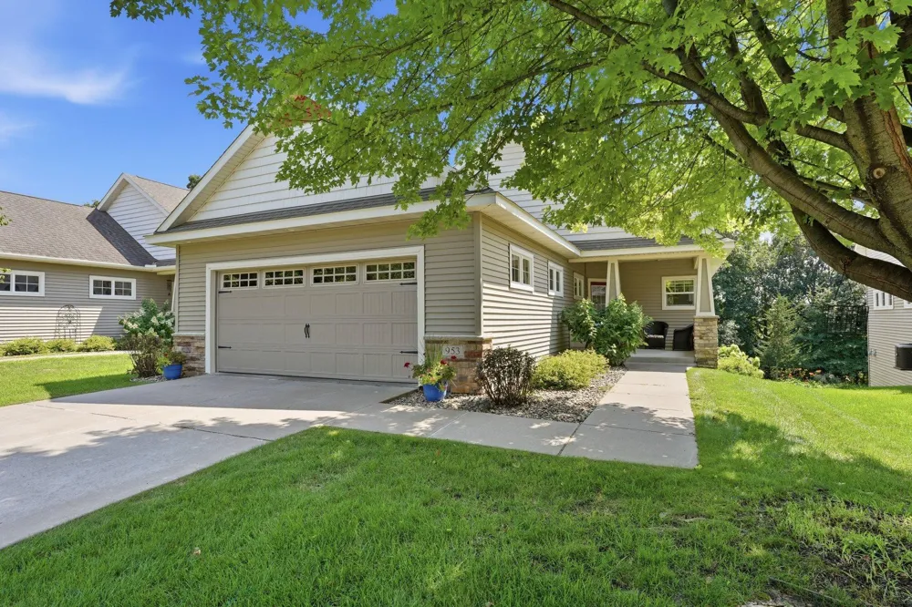953 Firesteed Ridge Waconia, MN 55387