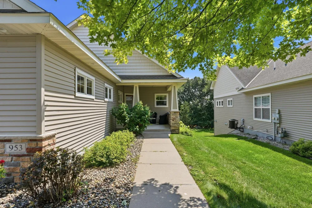 953 Firesteed Ridge Waconia, MN 55387