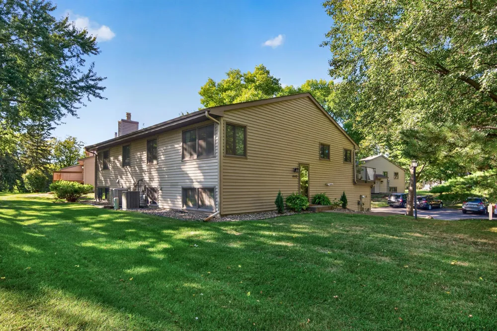 1442 Arden View Drive Arden Hills, MN 55112