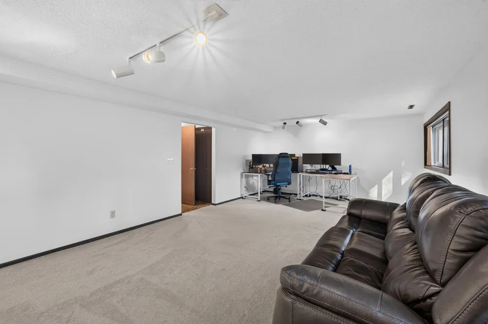 1442 Arden View Drive Arden Hills, MN 55112