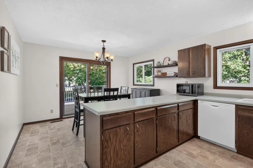 1442 Arden View Drive Arden Hills, MN 55112