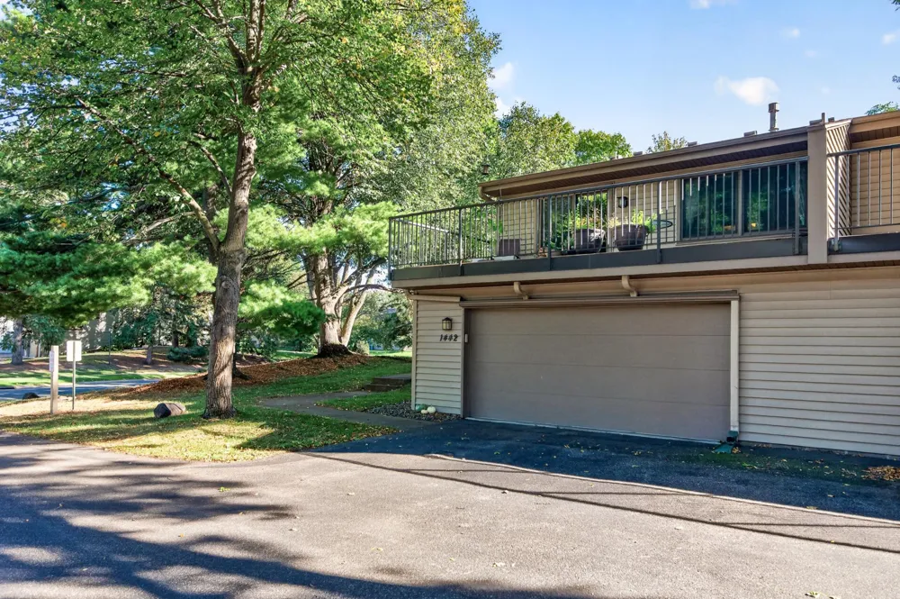 1442 Arden View Drive Arden Hills, MN 55112