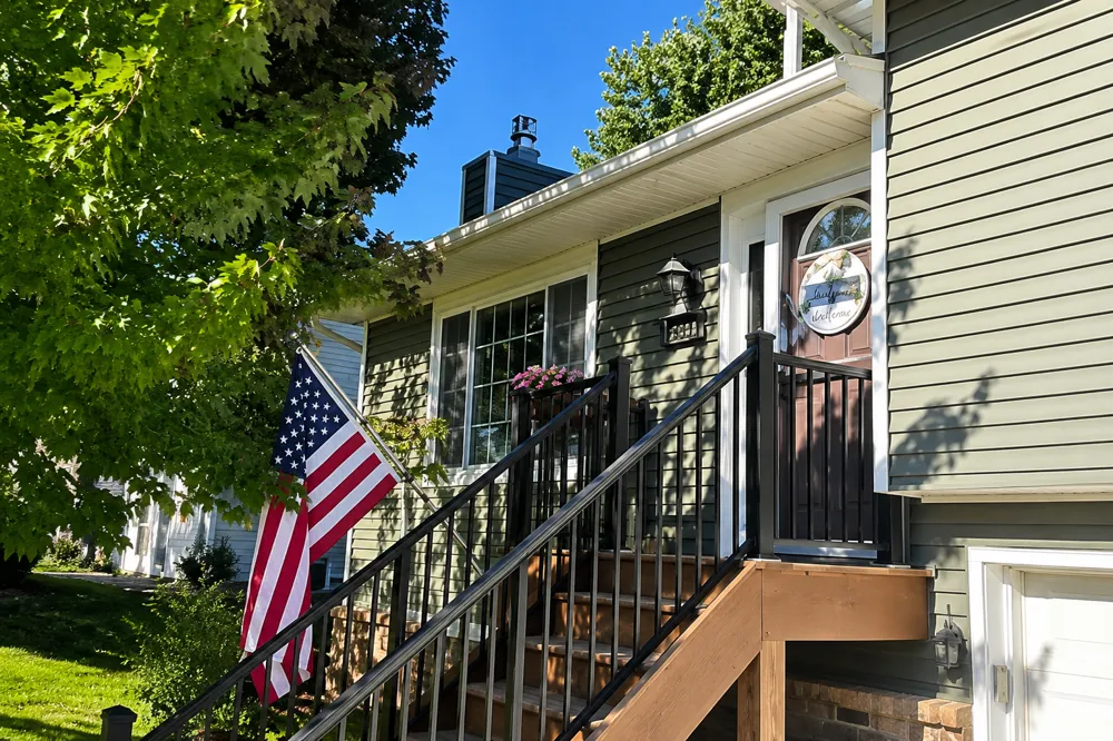 17540 Ionia Path Lakeville, MN 55044