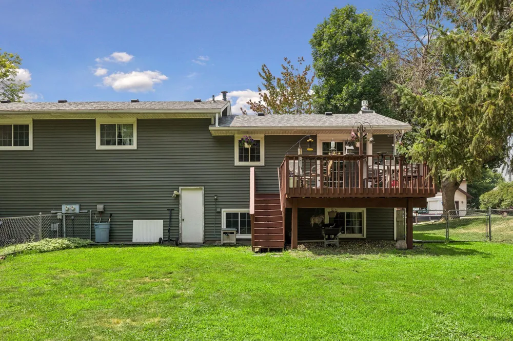17540 Ionia Path Lakeville, MN 55044