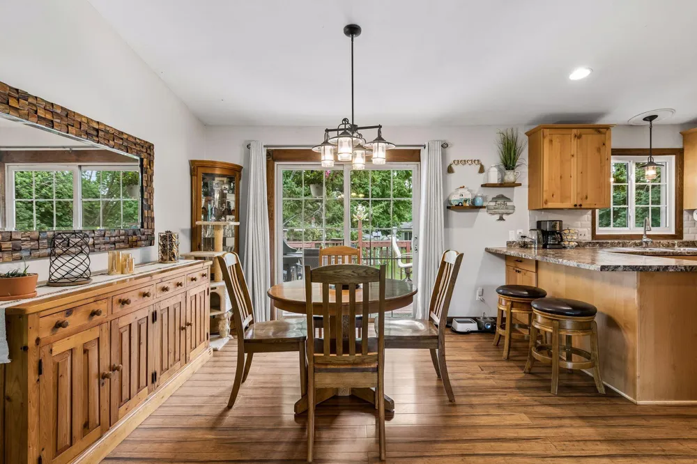 17540 Ionia Path Lakeville, MN 55044