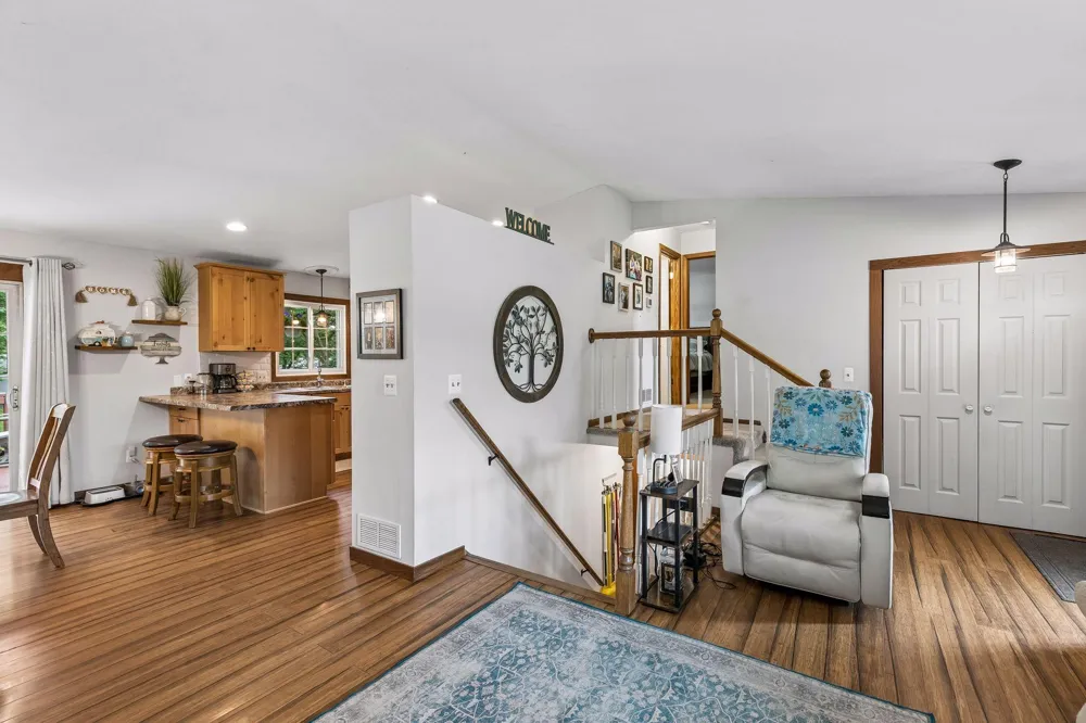 17540 Ionia Path Lakeville, MN 55044