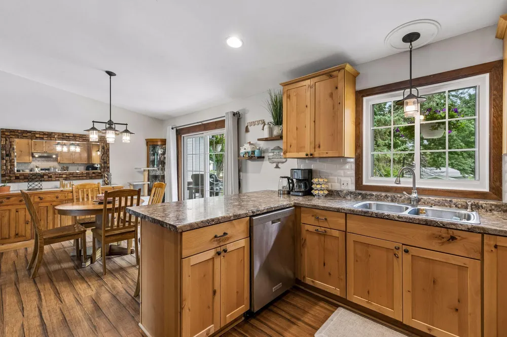 17540 Ionia Path Lakeville, MN 55044