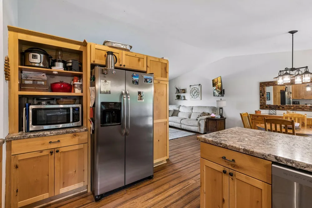 17540 Ionia Path Lakeville, MN 55044