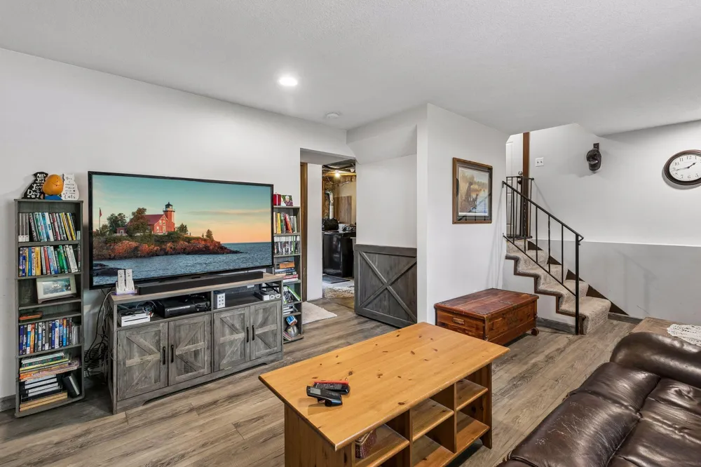 17540 Ionia Path Lakeville, MN 55044