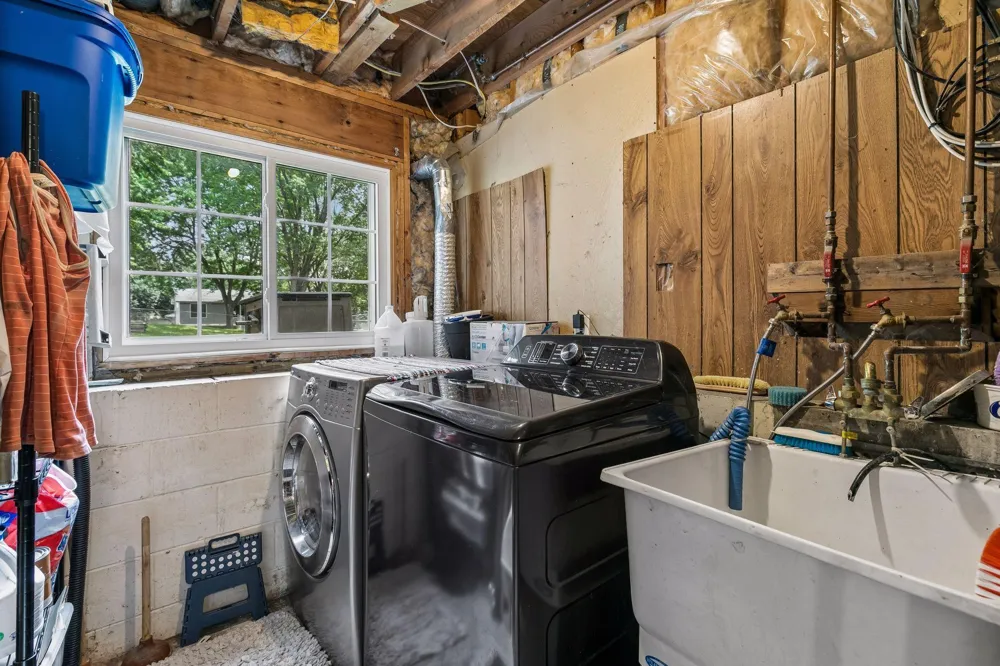17540 Ionia Path Lakeville, MN 55044