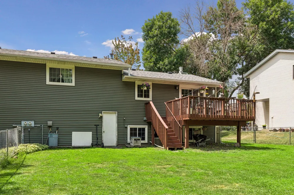 17540 Ionia Path Lakeville, MN 55044