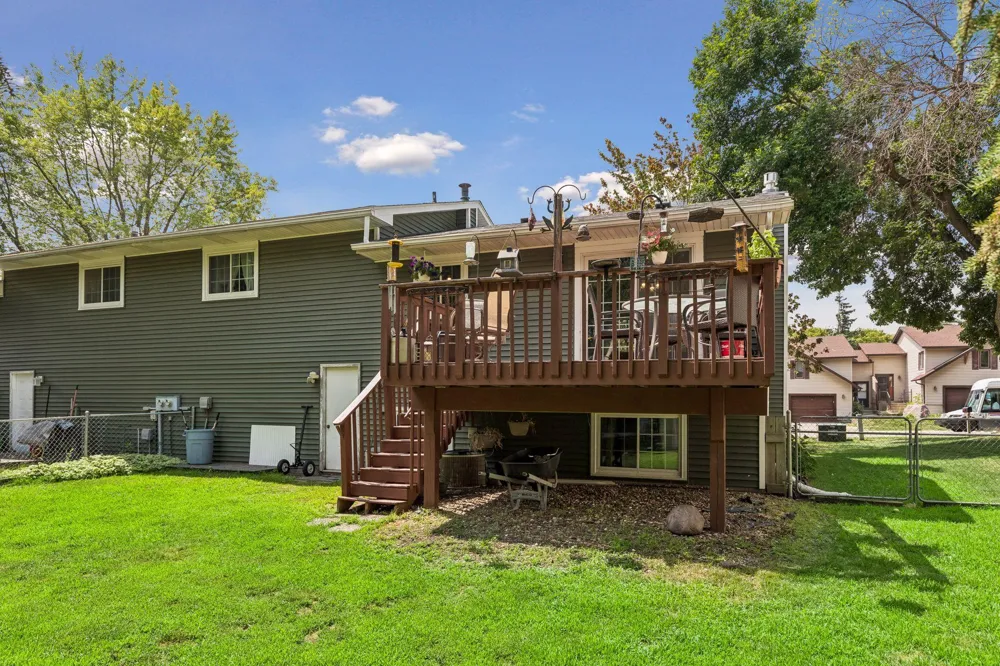 17540 Ionia Path Lakeville, MN 55044