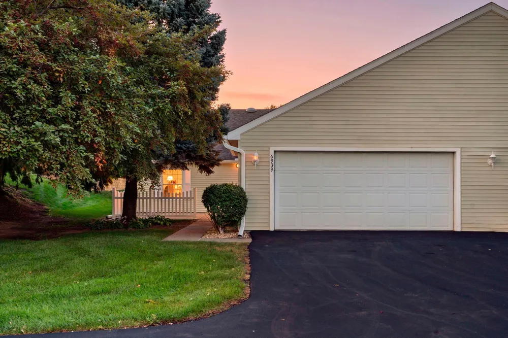6939 Inverness Court #43 Inver Grove Heights, MN 55077