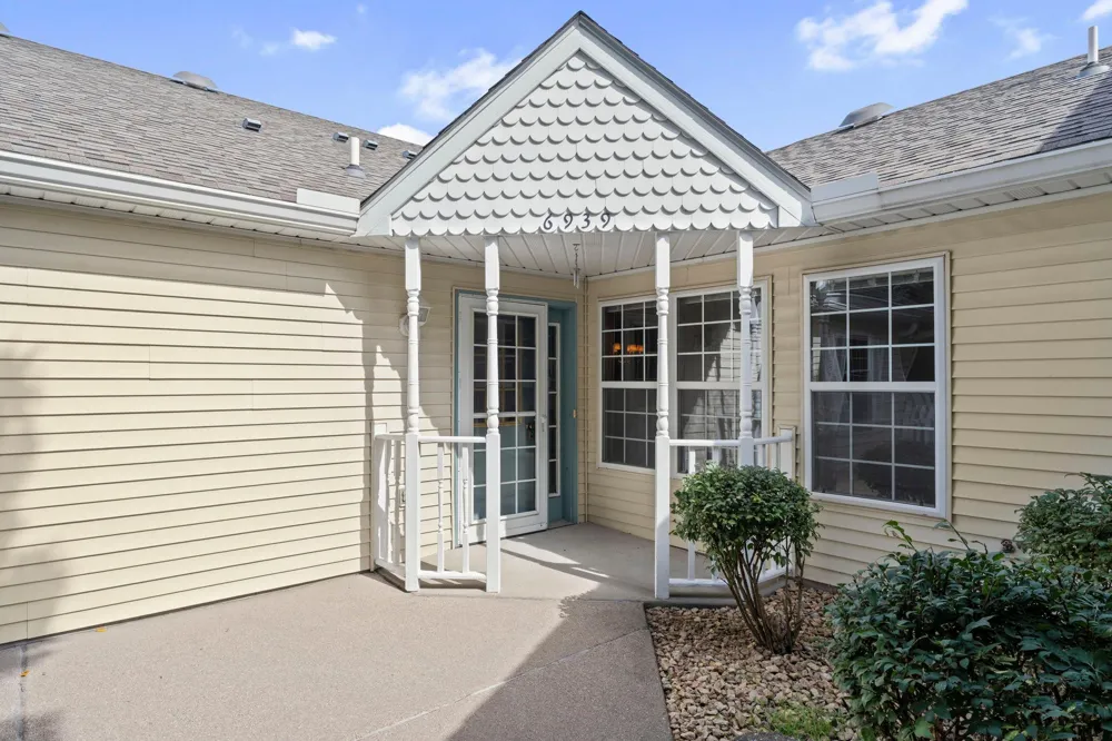 6939 Inverness Court #43 Inver Grove Heights, MN 55077
