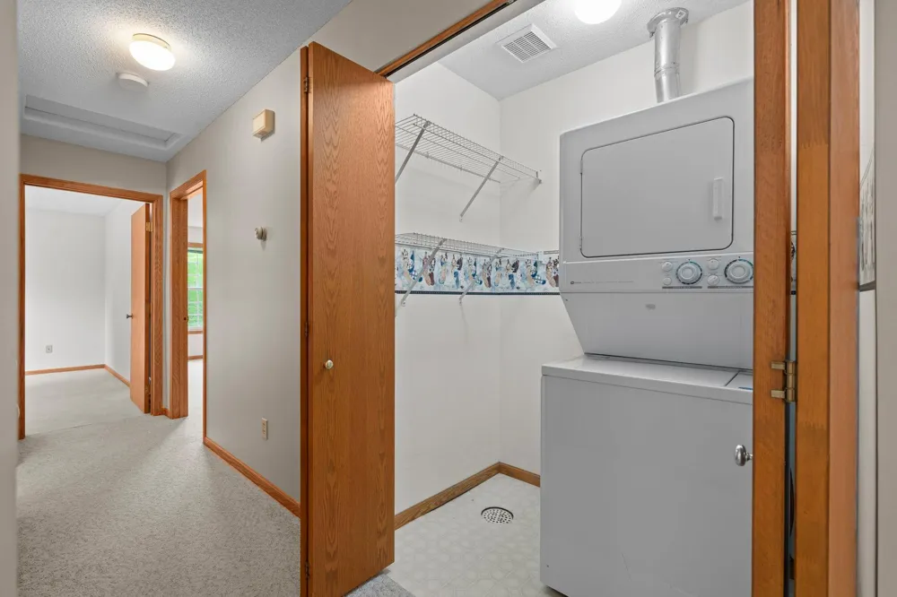 6939 Inverness Court #43 Inver Grove Heights, MN 55077