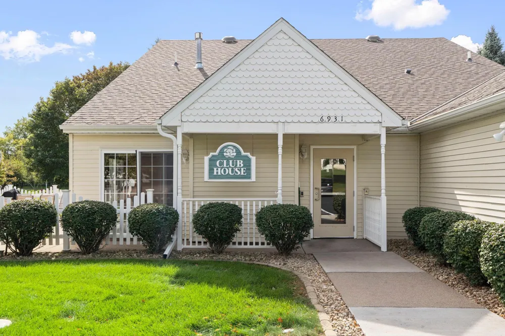 6939 Inverness Court #43 Inver Grove Heights, MN 55077
