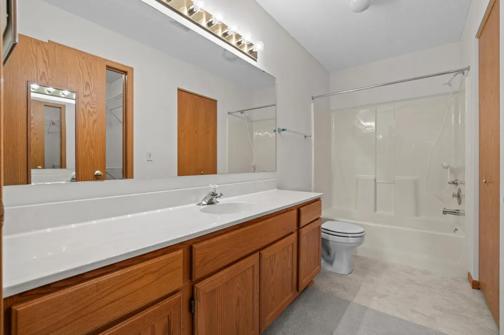 6939 Inverness Court #43 Inver Grove Heights, MN 55077