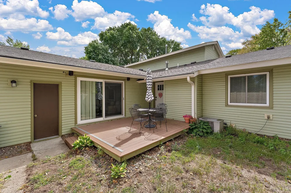3277 Cloman Way #26 Inver Grove Heights, MN 55076