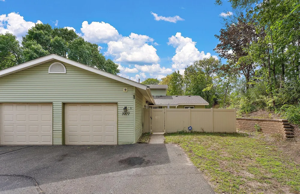 3277 Cloman Way #26 Inver Grove Heights, MN 55076