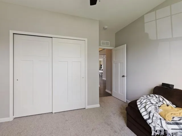 20897 Glade Avenue Lakeville, MN 55044