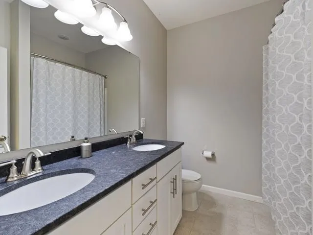 20897 Glade Avenue Lakeville, MN 55044