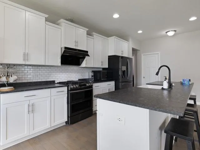 20897 Glade Avenue Lakeville, MN 55044