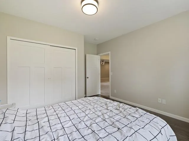 20897 Glade Avenue Lakeville, MN 55044