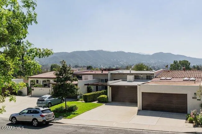 784 Woodlawn Drive Thousand Oaks, CA 91360