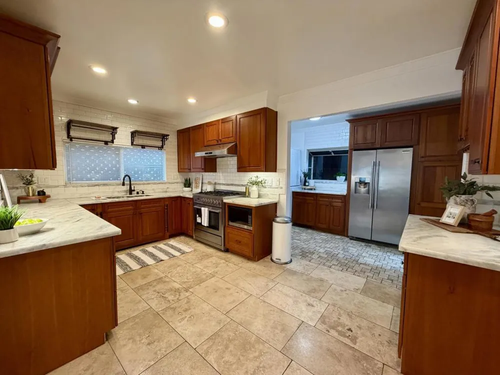 350 Santa Clara Avenue Oakland, CA 94610
