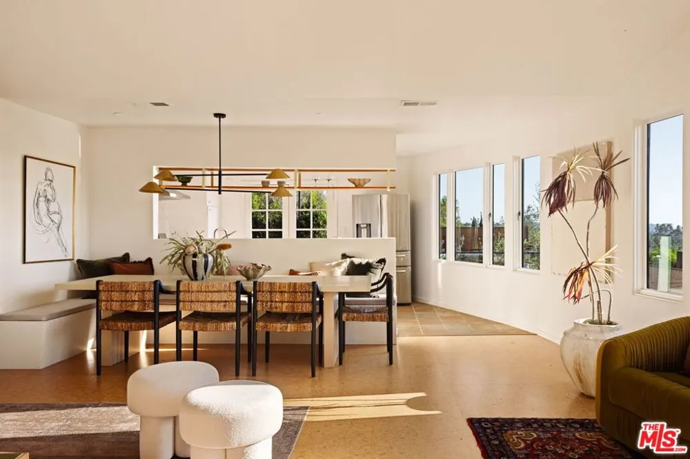 4016 Cumberland Avenue Los Angeles, CA 90027